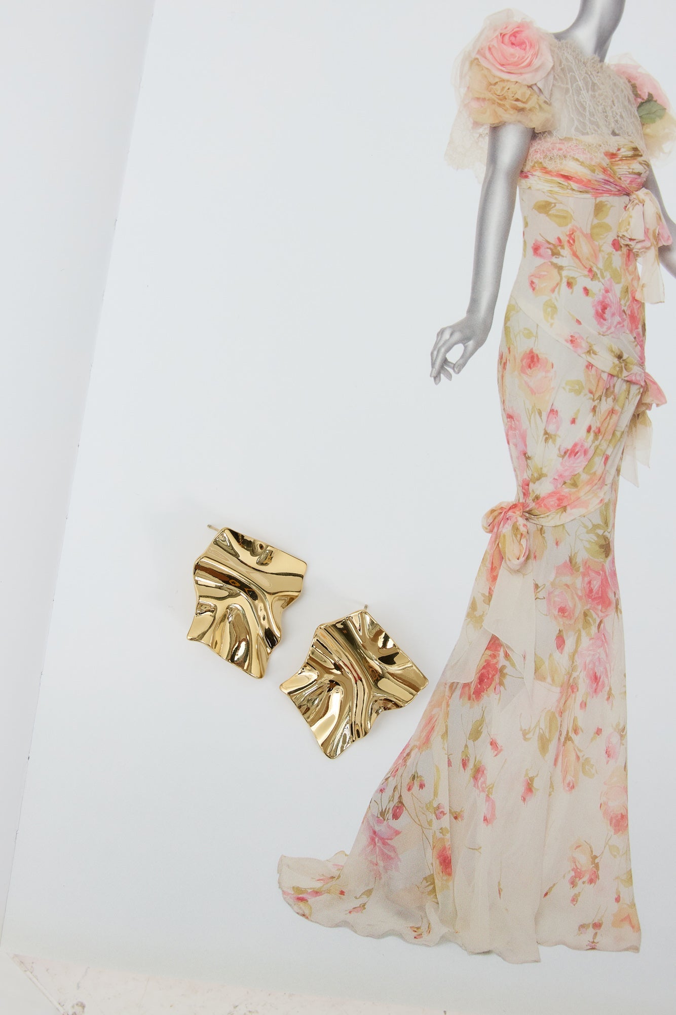 Callia Earrings Gold