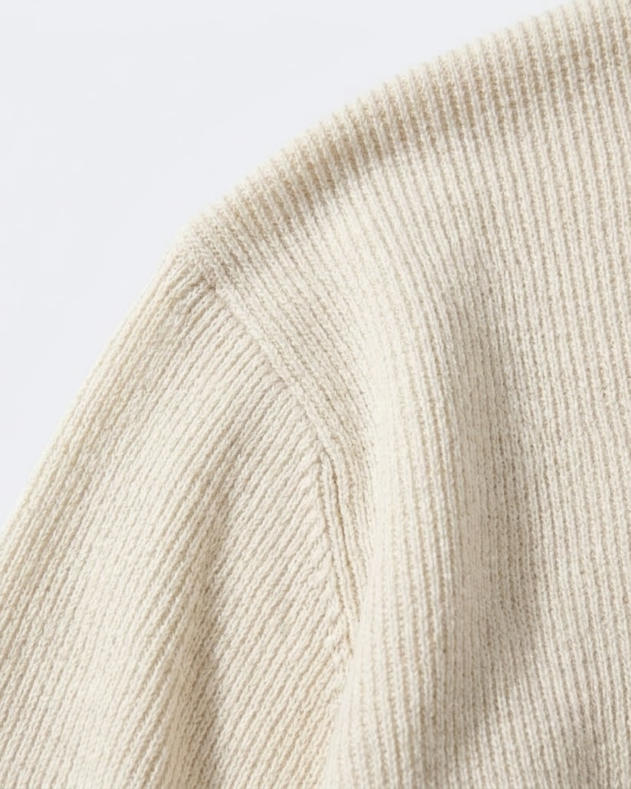 ETHAN V-NECK POLO