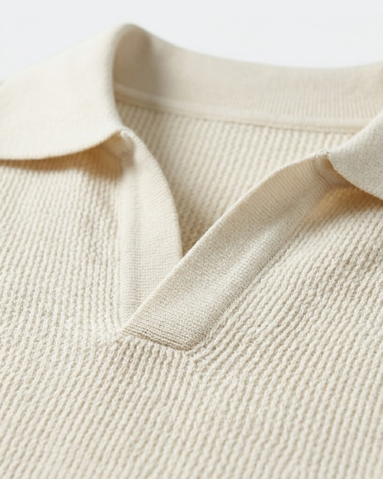 ETHAN V-NECK POLO