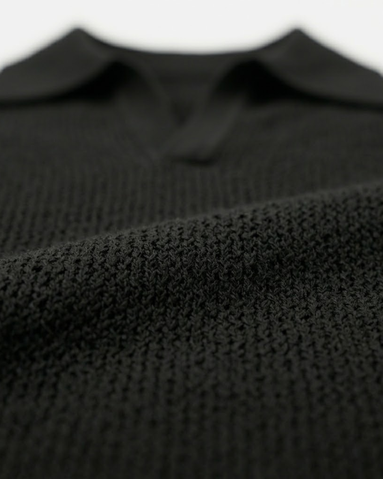 ETHAN V-NECK POLO