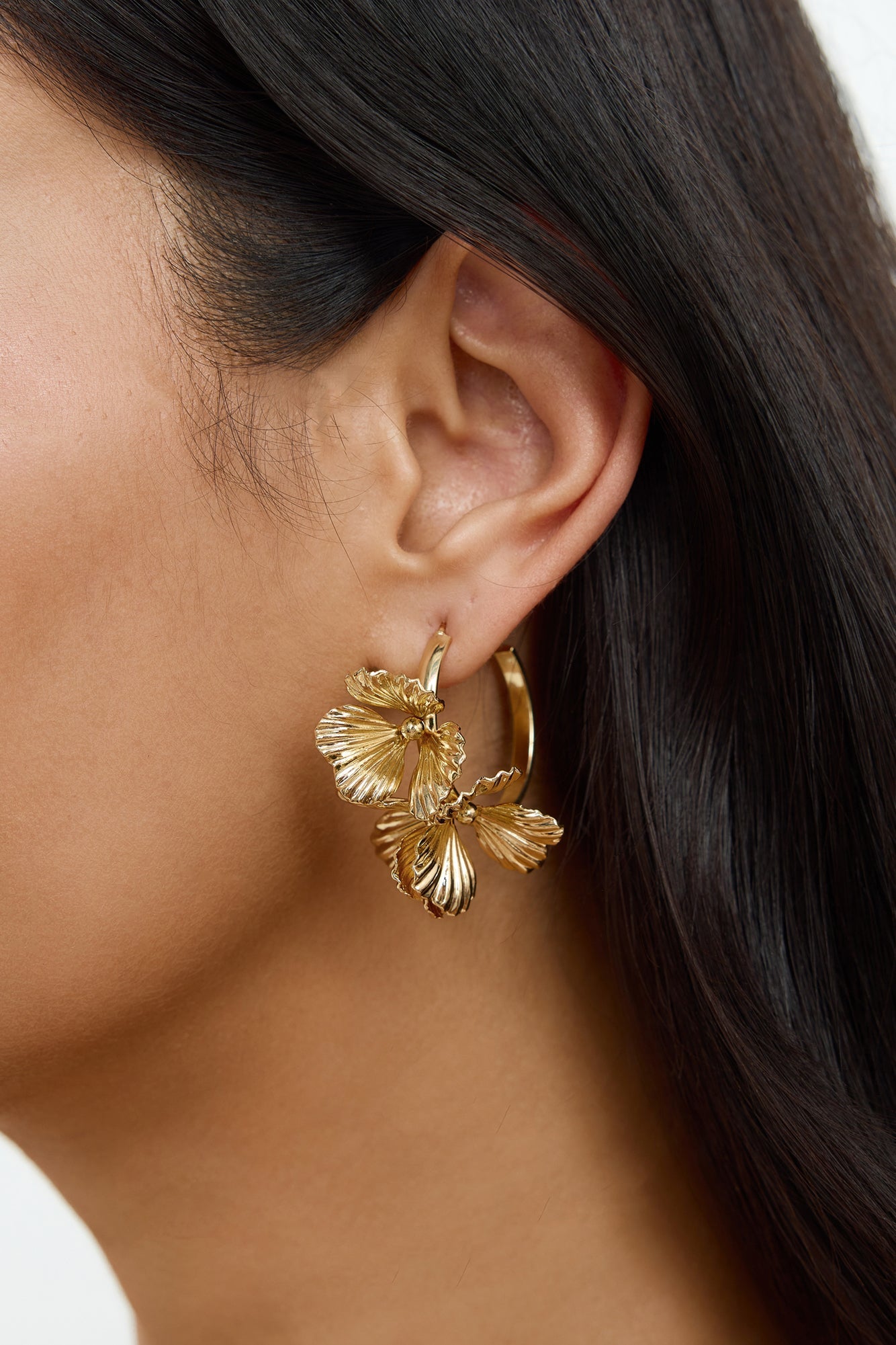 Singing Daisy Earrings Gold
