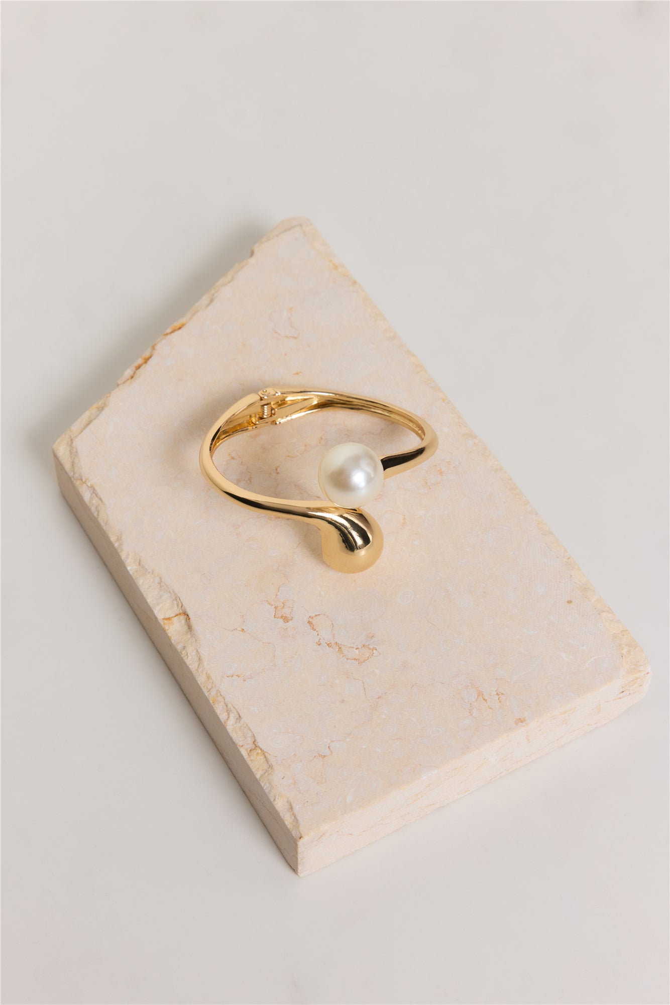 Lady Loves Bangle Gold