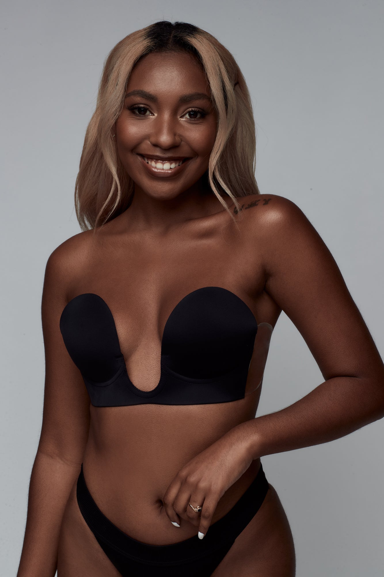 UNDERCOVER Style Helpers Brallelujah Hidden Bra Black